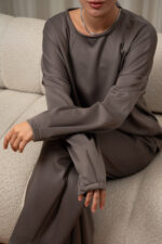 بلوزة واسعة