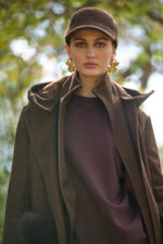 ⁦جاكت صوف بحزام وجيبين فرو⁩ - الصورة ⁦4⁩